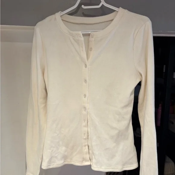 Cream Ribbed Button-Front Long Sleeve Top - Picture 1 of 3